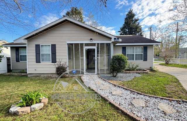 501 Crane Ave - 501 East Crane Avenue, Valdosta, GA 31601