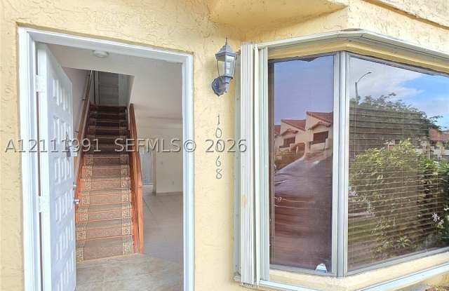 10068 SW 77th Ct Gallery 2