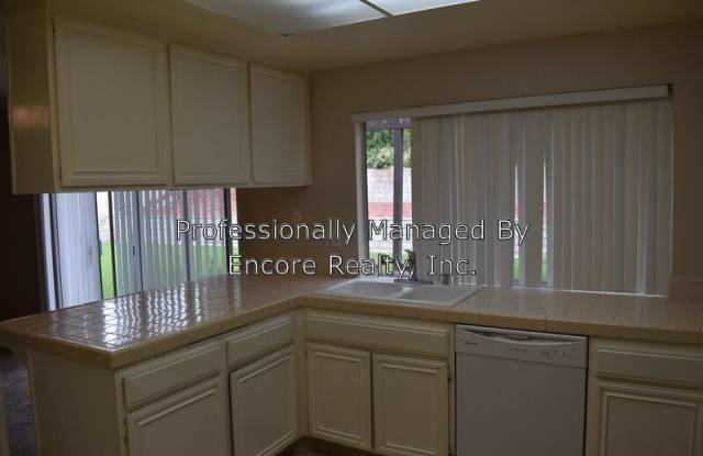 1049 Arroyo Drive Gallery 3