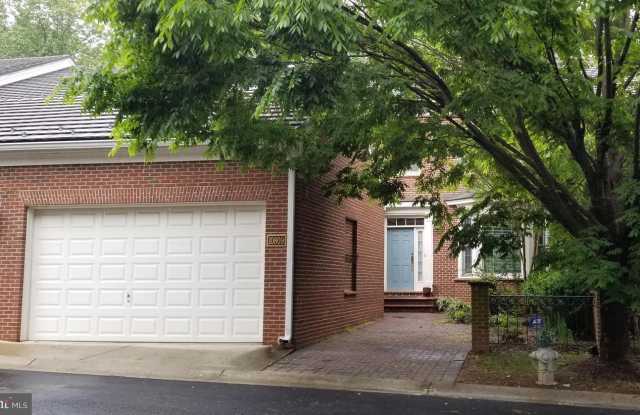 10809 HIDDEN TRAIL CT - 10809 Hidden Trail Court, Potomac, MD 20854