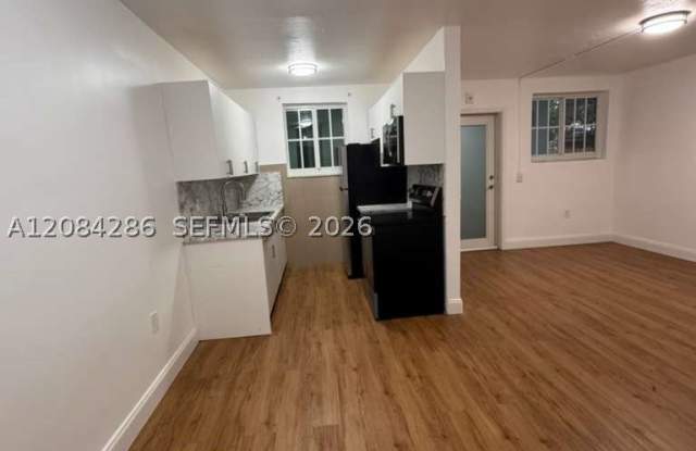 160 NE 55th St Gallery 2
