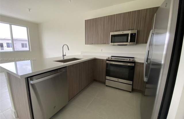6453 NW 102 Path 304, Doral, FL 33178 Gallery 4