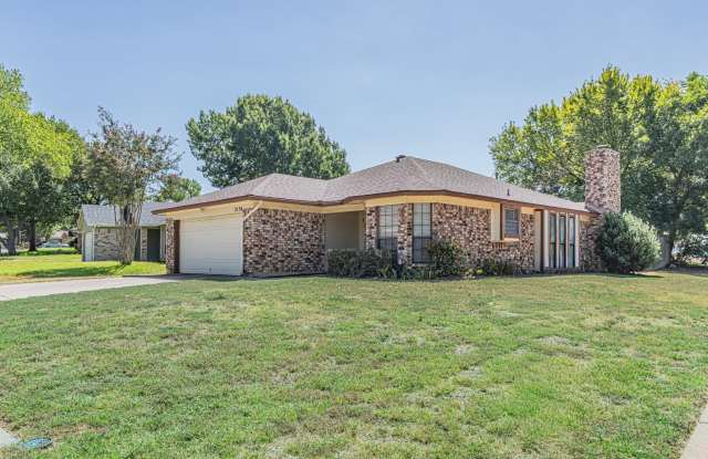 2134 Reverchon Drive - 2134 Reverchon Drive, Arlington, TX 76017 2134 Reverchon Drive - 2134 Reverchon Drive, Arlington, TX 76017