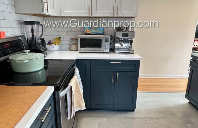 Nokomis Area Single Family Home, Very Clean, Dishwasher, 1 Car Garage, Available September photos photos