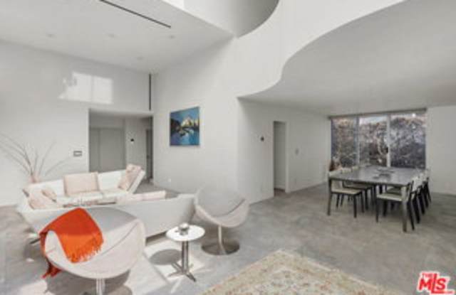 11925 Goshen Avenue Gallery 3