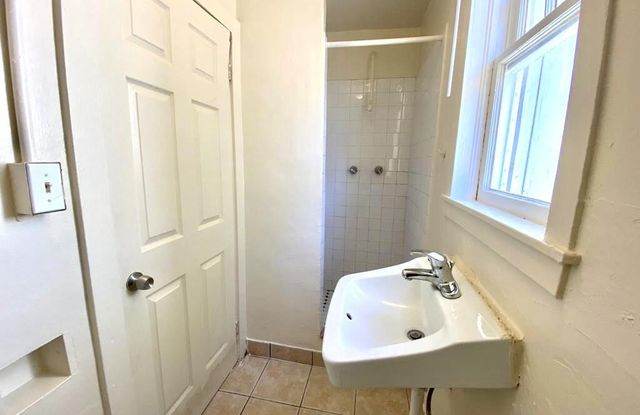 436 48th St photos photos