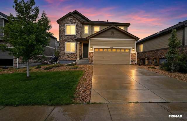 Spacious 4BR House in Aurora Gallery 1