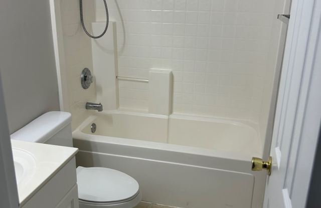 Room in 3 Bedroom Home at Bells Knox Rd photos photos