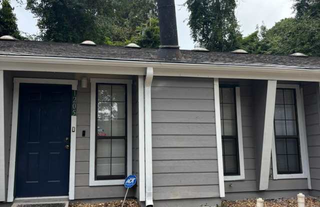 Charming 1 Bedroom 1 Bathroom with a loft! - 1207 Chee Lane, Tallahassee, FL 32304