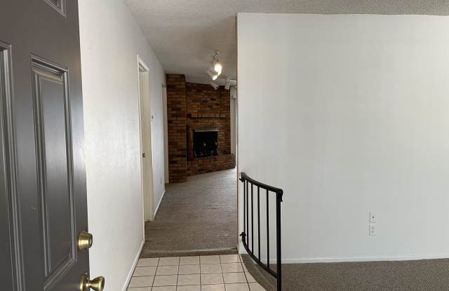 3435 W CINNABAR Avenue Gallery 2