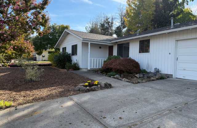 Nice East Medford Neighborhood! Gallery 3