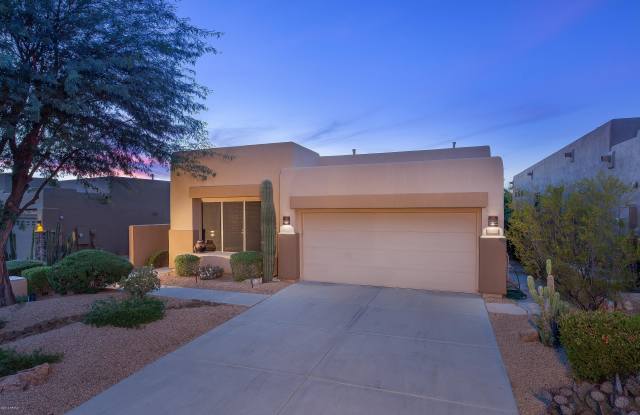 9562 E Chuckwagon Lane Gallery 2