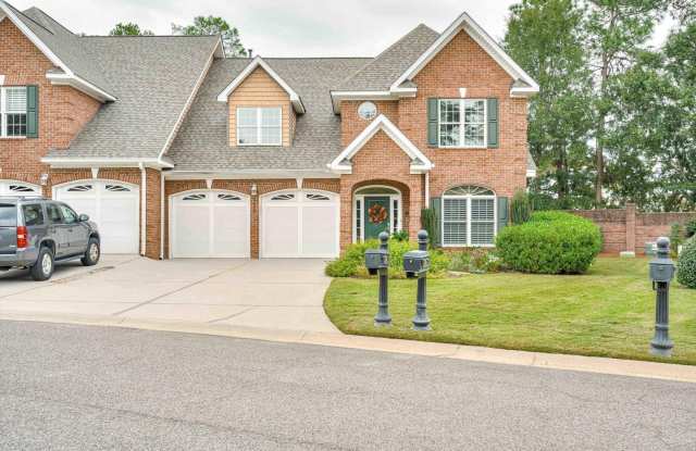 124 Amberly Circle Gallery 1