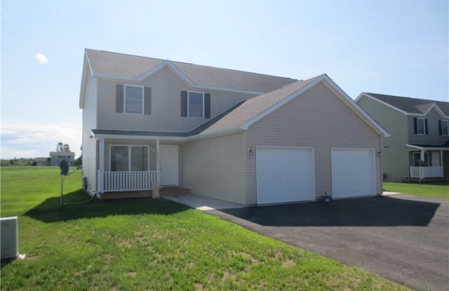 10044 Ash - 10044 Ash Street, Lake Erie Beach, NY 14006