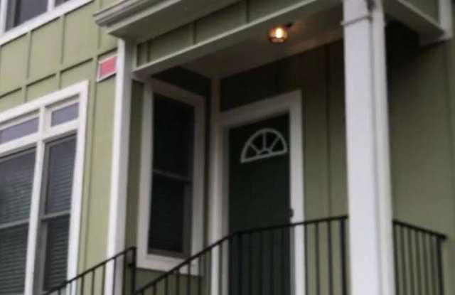 909 Wall Street Gallery 2