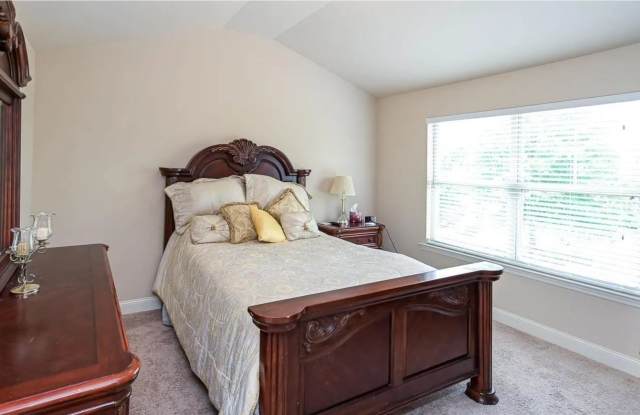 7102 Sutter Court Gallery 3