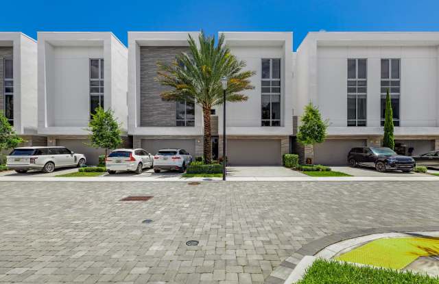 4060 NW 17th Avenue - 4060 NW 17th Avenue, Boca Raton, FL 33431