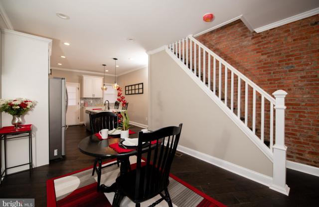 3727 FOSTER AVENUE Gallery 3