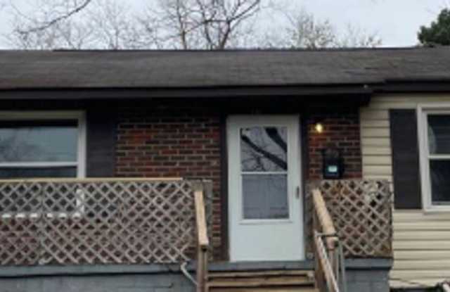 Newly remodeled 2 bedroom 1 bath home. Don't wait it won't last long Gallery 1