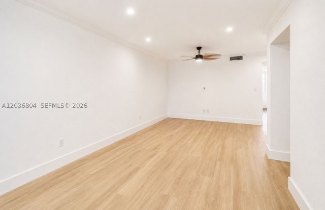 5839 SW 74th Ter Gallery 3