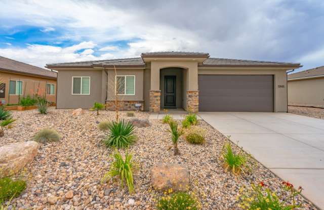 Small Dog Friendly Home With RV Parking photos photos
