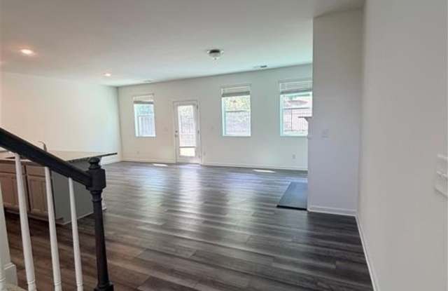 3326 Colbury Street Gallery 4