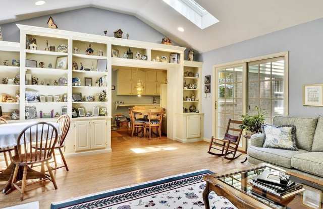 6912 SYDENSTRICKER ROAD Gallery 3