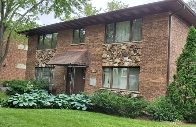 609 South McKinley Avenue - 609 South Mckinley Avenue, Arlington Heights, IL 60005