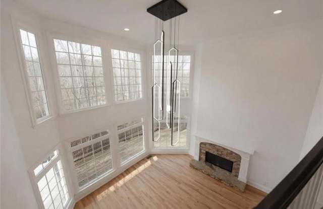 1430 Hillcrest Heights Gallery 4