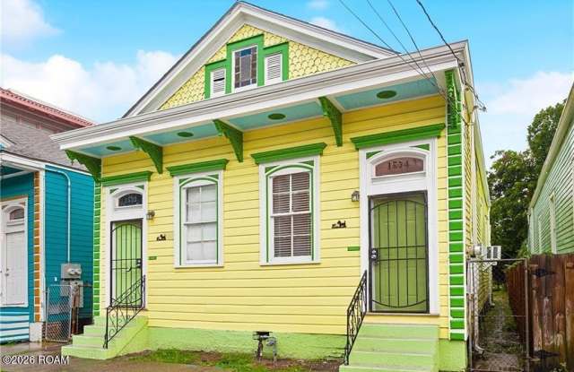 1534 Painters Street Gallery 1