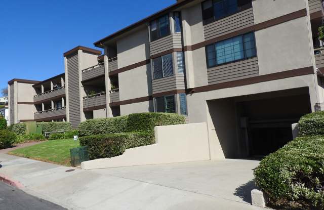 2 BDR / 2 BA Condo in Prime Point Loma Location. Gallery 1