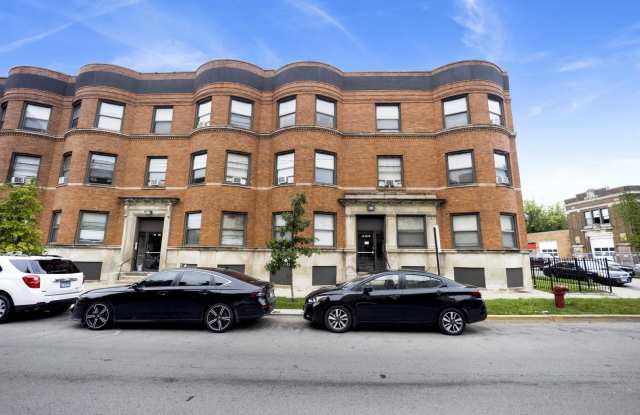 6225 S Dorchester Avenue Gallery 2