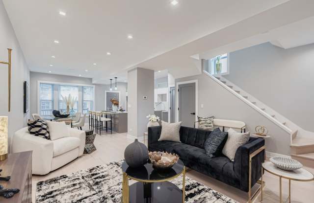 6540 S Ingleside Avenue Gallery 3