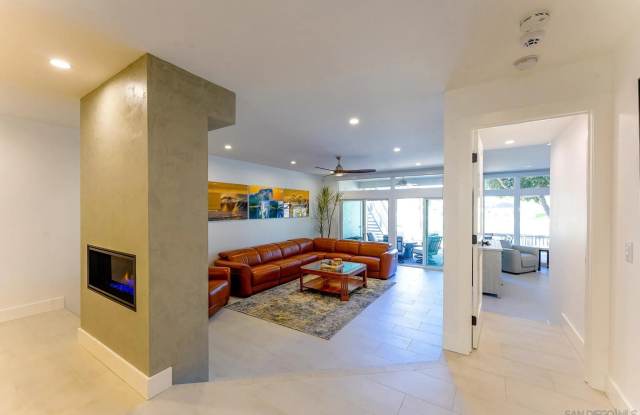 101 Kingston Court W - 101 Kingston Court West, Coronado, CA 92118