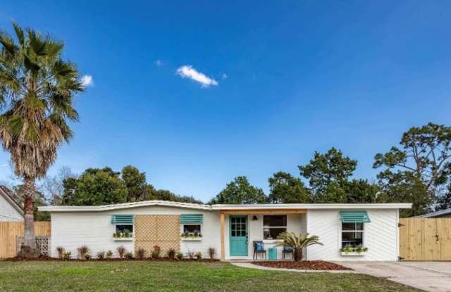 317 Driftwood Road photos photos