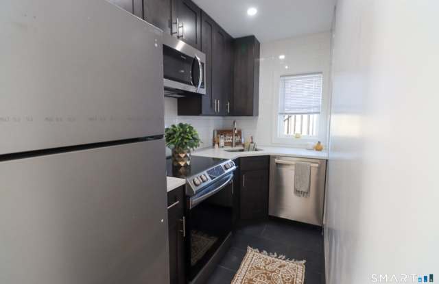 198 Montauk Avenue Gallery 3