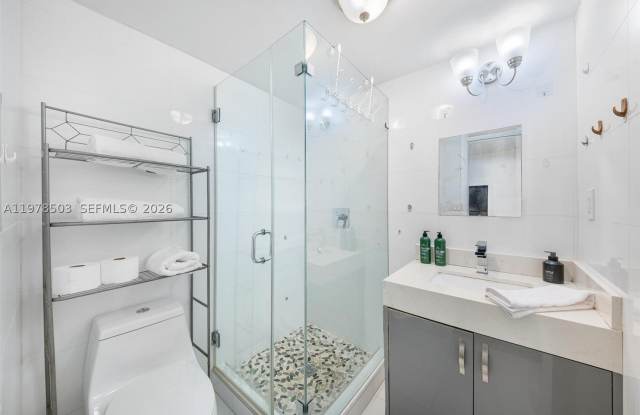 2520 SW 20th St photos photos
