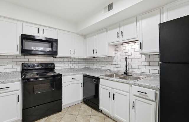 The Lenox Apartment Homes Gallery 4