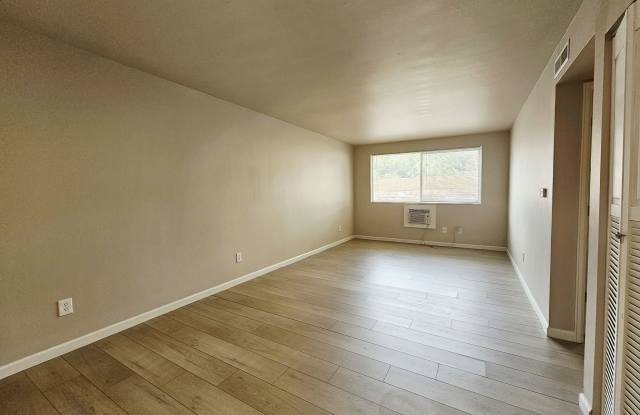 107 University Drive - 1 photos photos