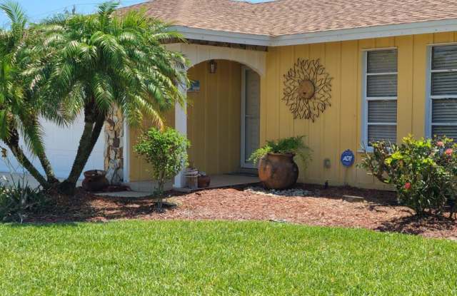 725 Hibiscus Drive Gallery 2