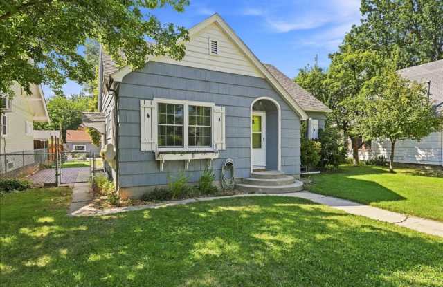 Location! Boise's North End Charm Gallery 3