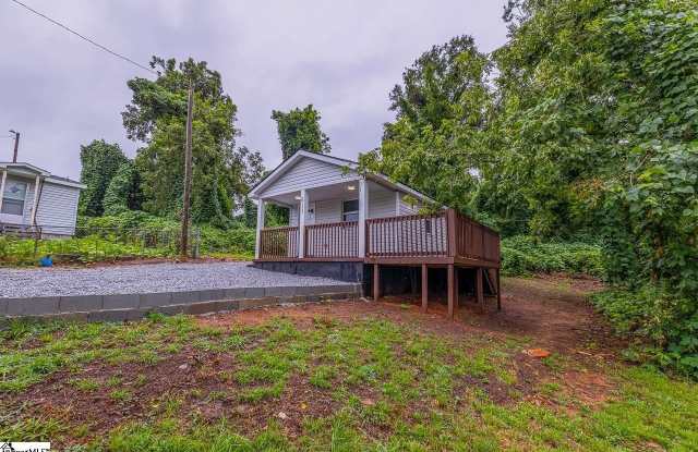 611 Hunters Court photos photos