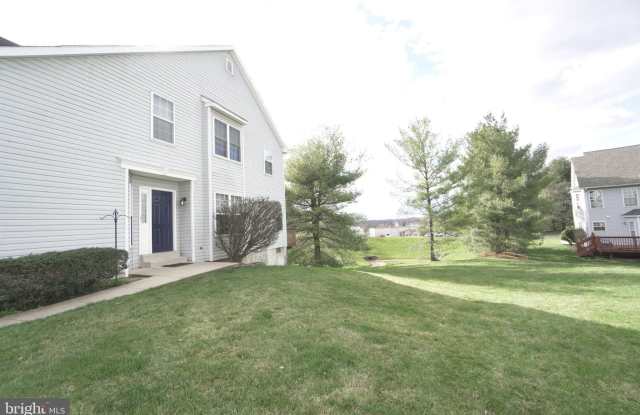 2041 GREENES WAY Circle Gallery 4