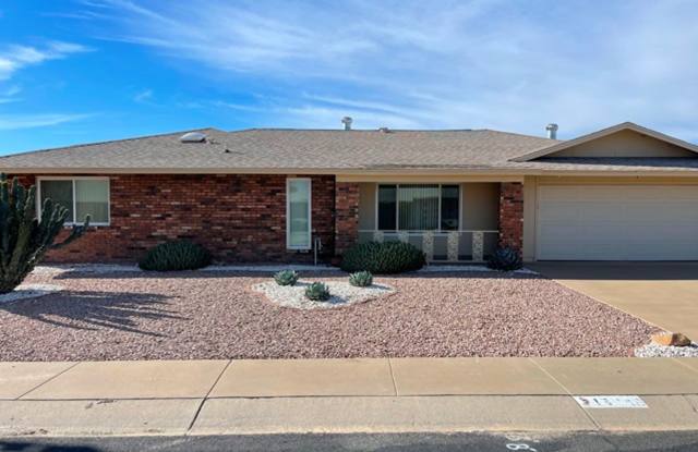 Move in ready home in Sun City West.. - 13249 West Bellwood Drive, Sun City West, AZ 85375