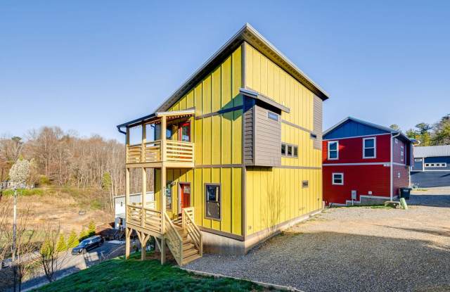 Newly-Built & Energy-Star Certified 3-Bedroom Home in Swannanoa Near Asheville & Black Mountain Gallery 3