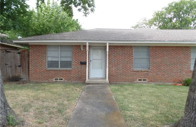 1214 HALL Street - 1214 West Hall Street, McKinney, TX 75069