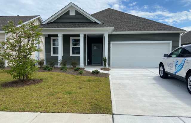 Welcome to your dream home in the heart of Leland, NC. photos photos