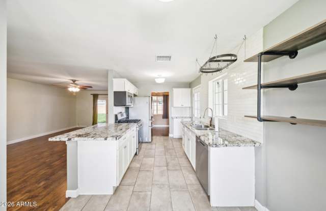 2320 W WHITTON Avenue photos photos