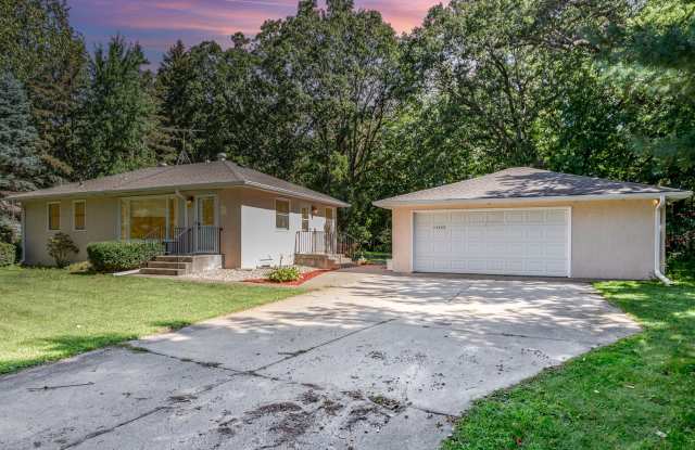 4 Bed | 2 bath House in Andover School District photos photos