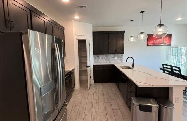 2161 Bluebonnet Lane Gallery 3